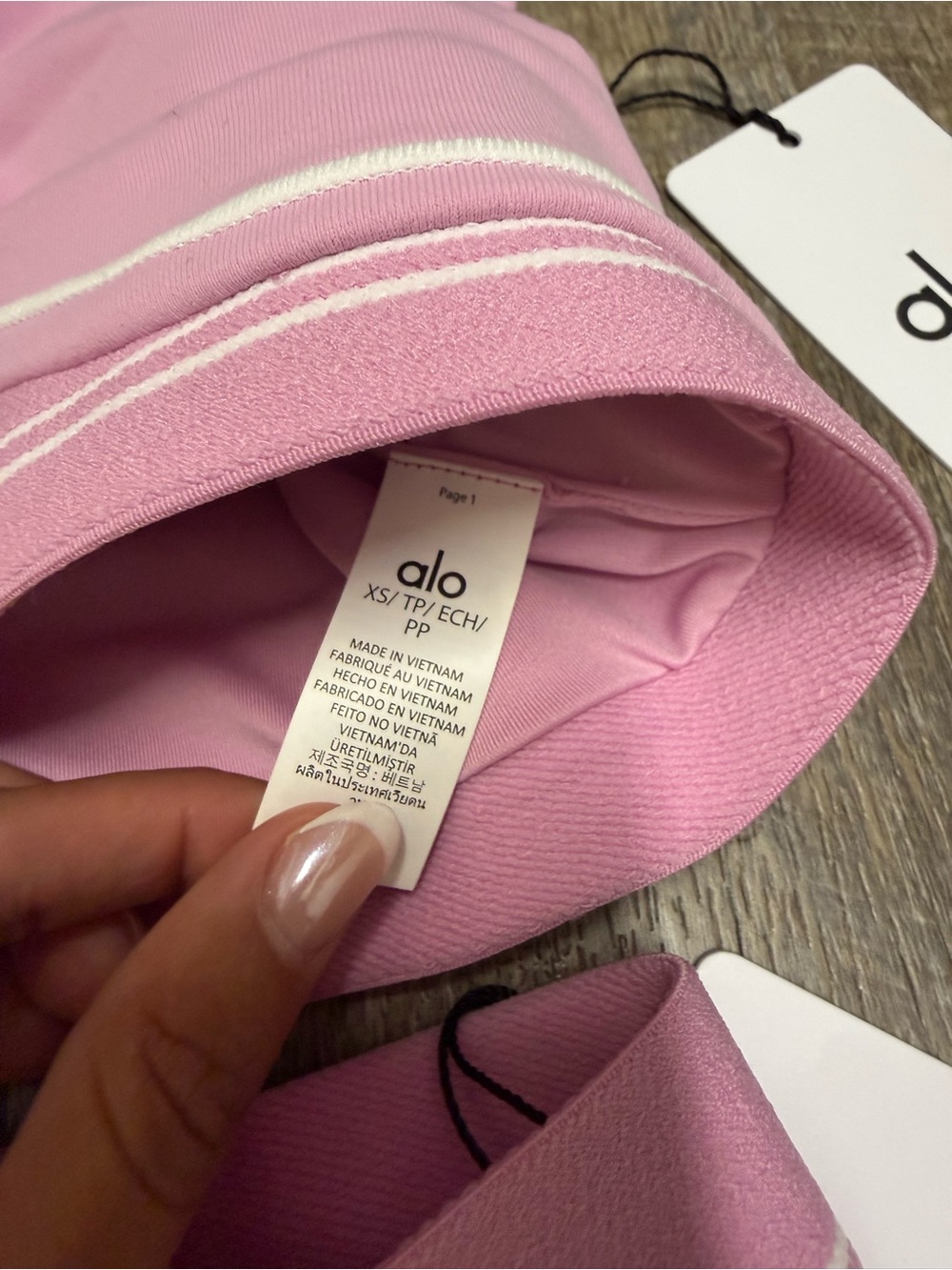 ALO Yoga Pink Activewear Set with Logo Detail - Picture 4 of 5